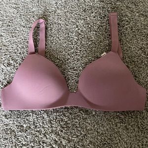 Victorias’s Secret t-shirt wireless bra size 30B